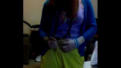 ചുവന്ന തലയുള്ള ലൈറ്റ് ഫെയറിയുടെ സ്വയംഭോഗ വീഡിയോ ക്ലോസ് അപ്പ്